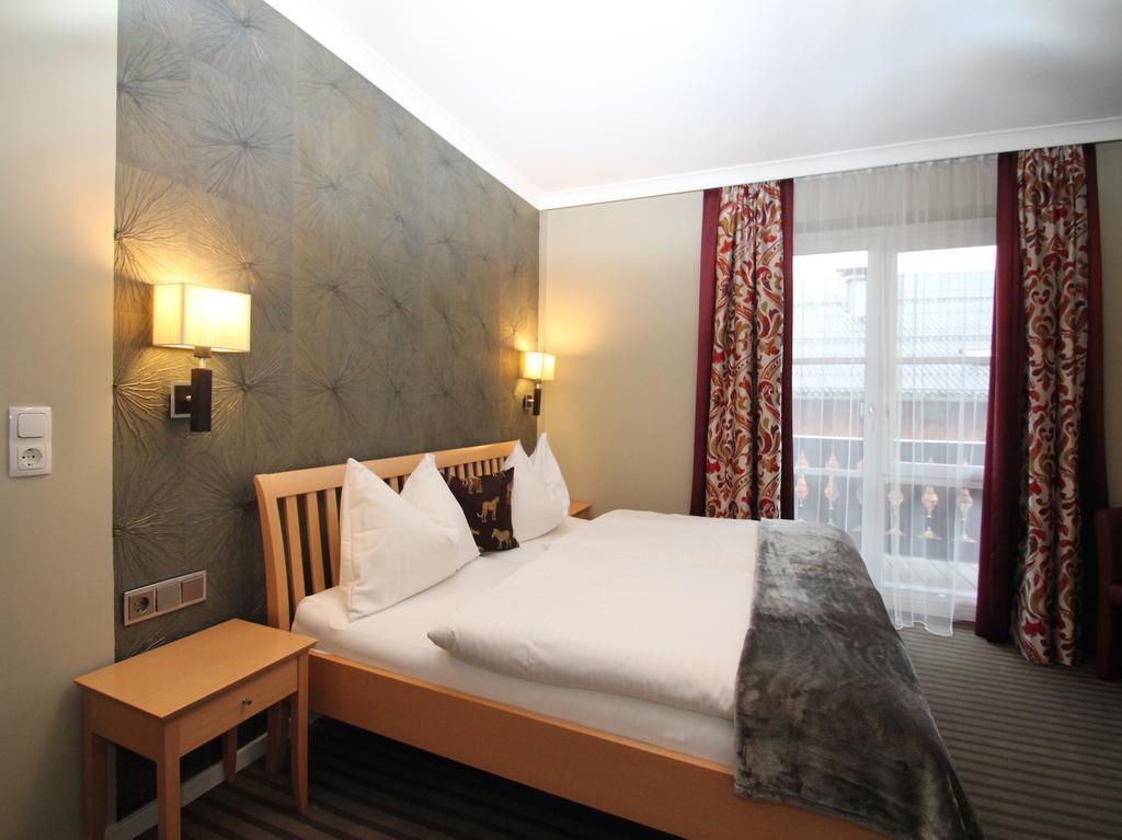 Landgasthof Weissenbach Guest house Strobl
